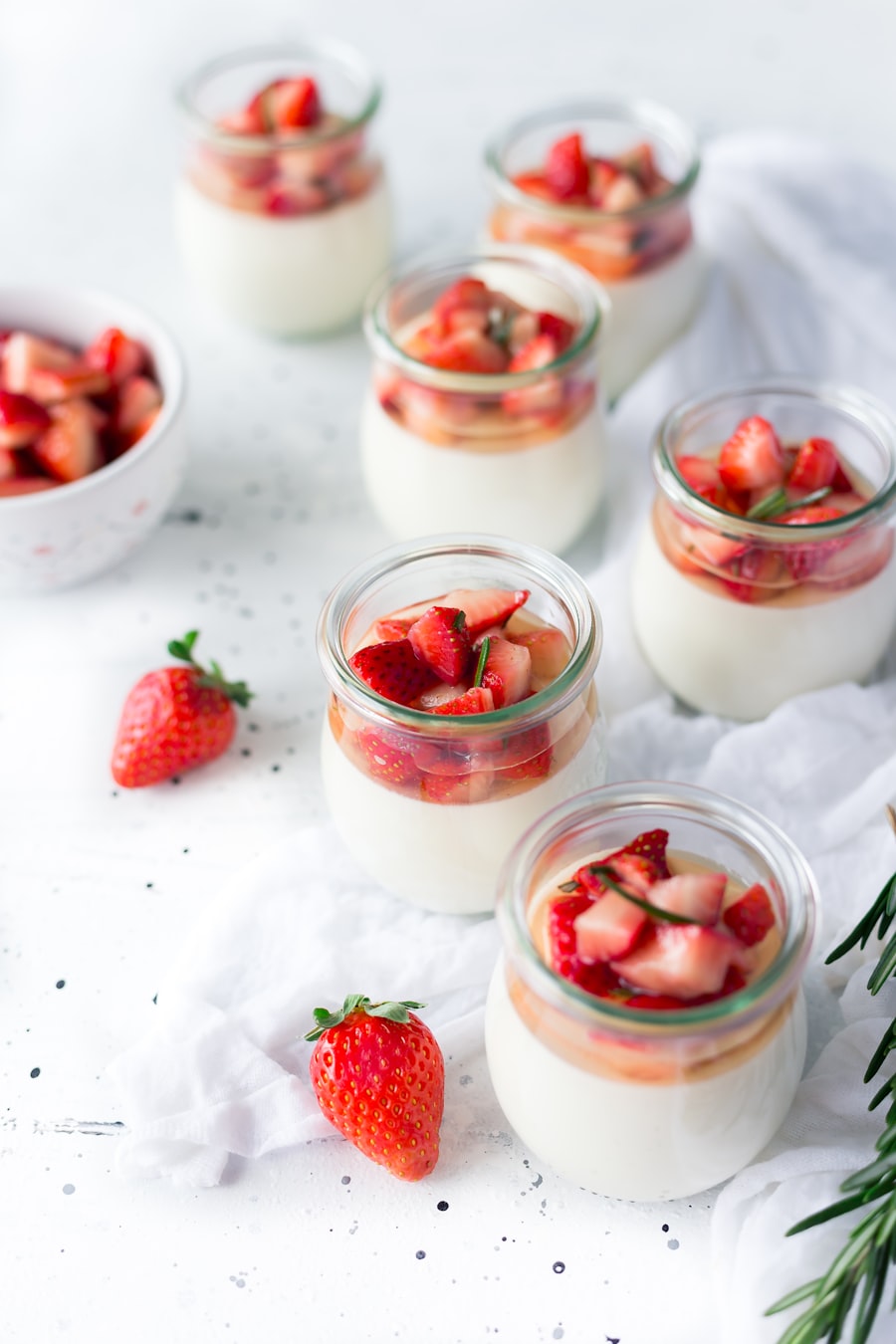Panna cotta with strawberries